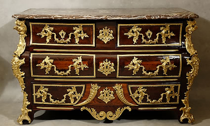 Commode d'époque Régence bronzes aux dragons Criaerd 